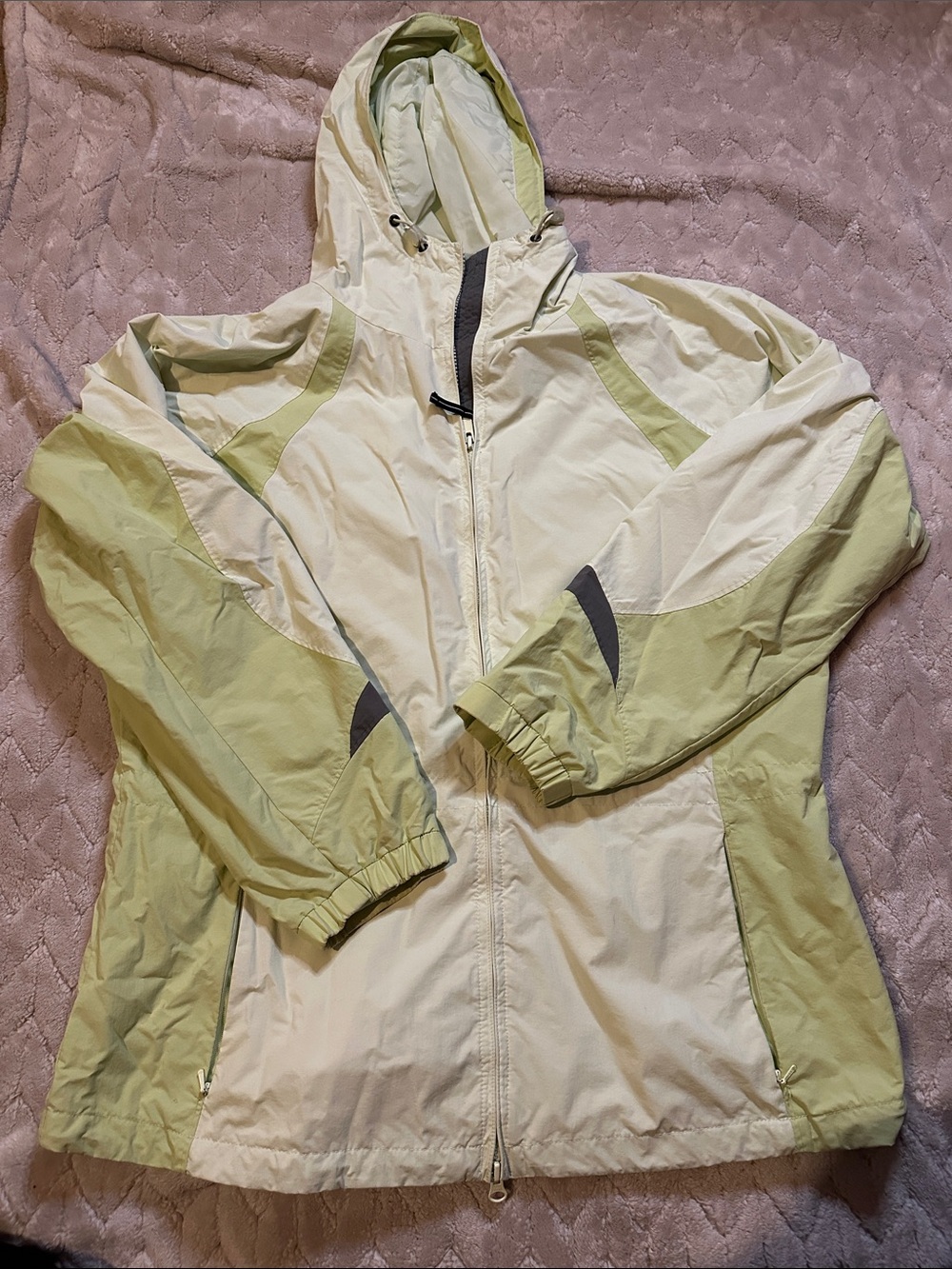 Women's Hooded Two-Tone Ski Jacket in Light Green and Cream